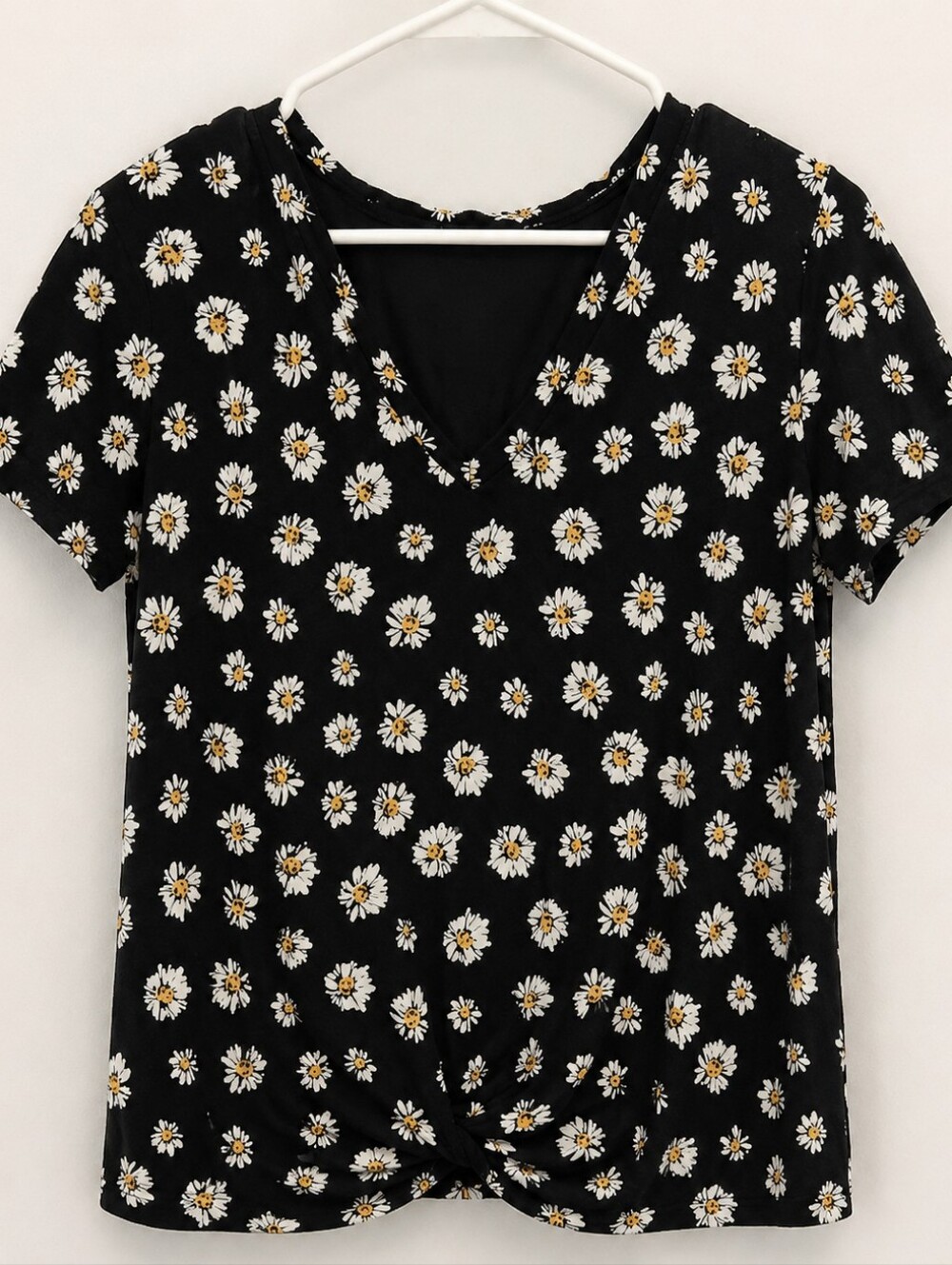No Boundaries Black Daisy Print V-Neck Twist-Front Tee